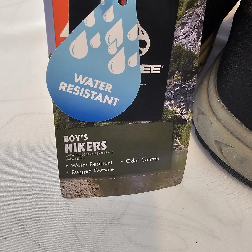Ozark Trail Hiking Boots for Boys – Realtree Camouflage